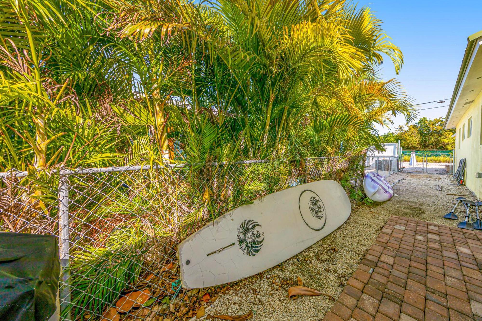 Yellowtail House Marathon Bagian luar foto