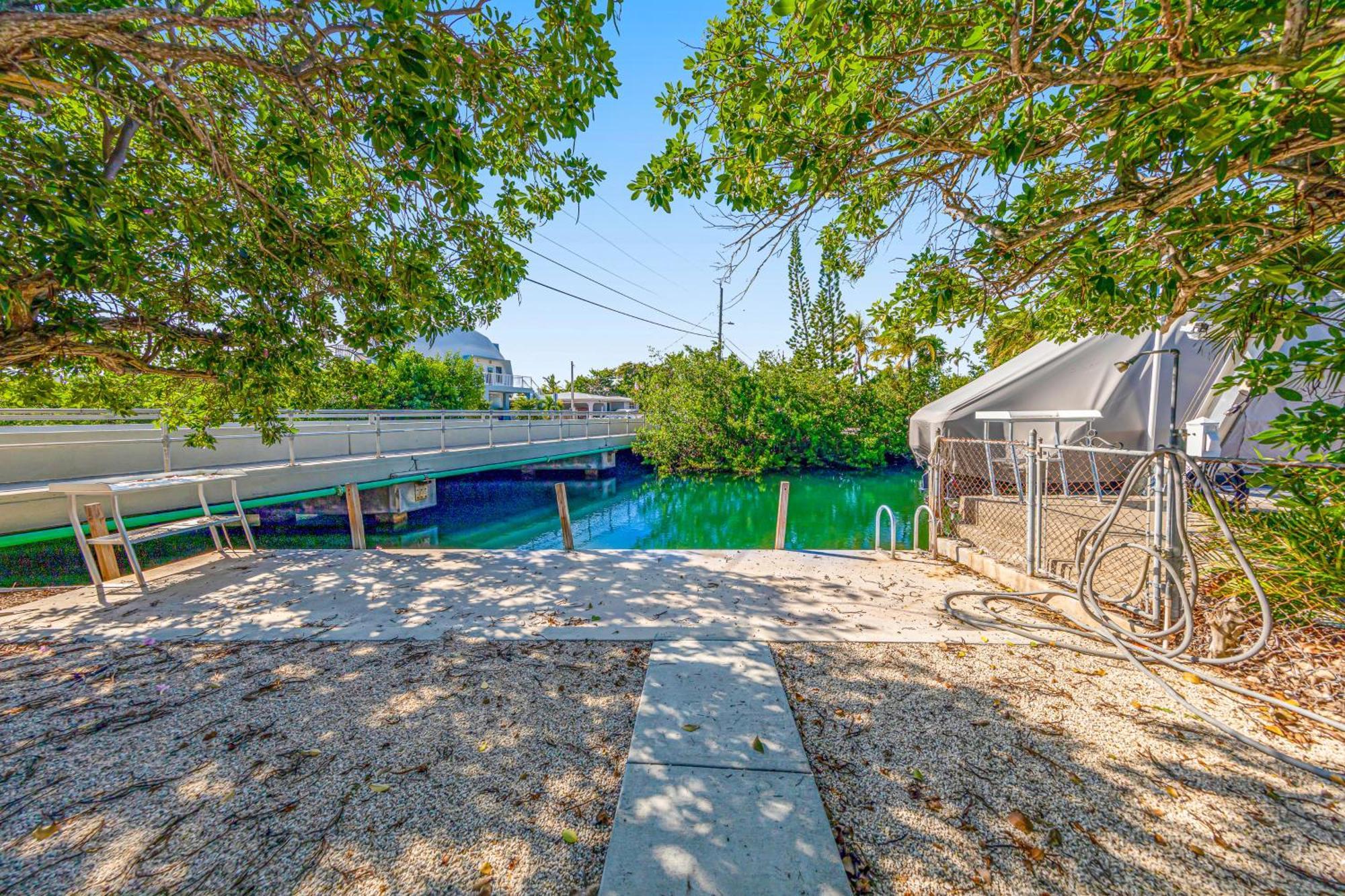 Yellowtail House Marathon Bagian luar foto